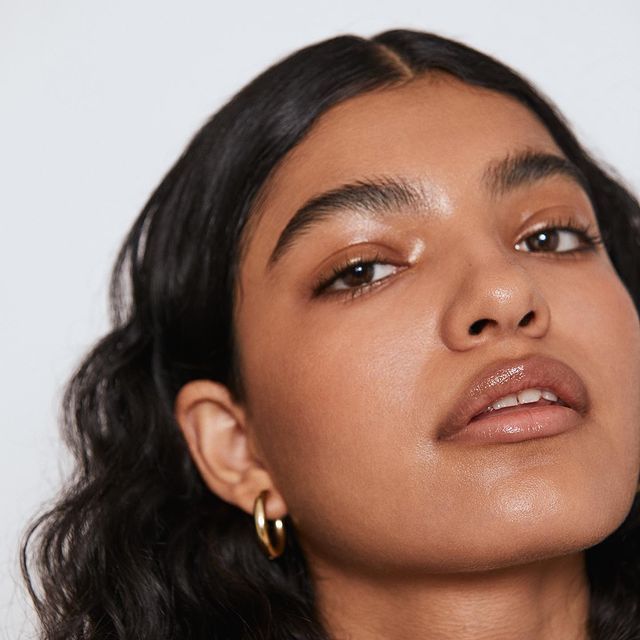 Teint terne : la routine et les ingrédients qui réveillent l’éclat des peaux mates et foncées